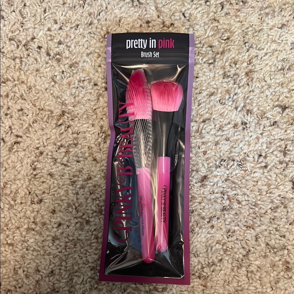 Brand new Pinky B Beauty’s Pretty in Pink Brush Set for Powders and Blush